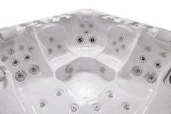 Sora - Designer 5-seater spa with lounge seats
